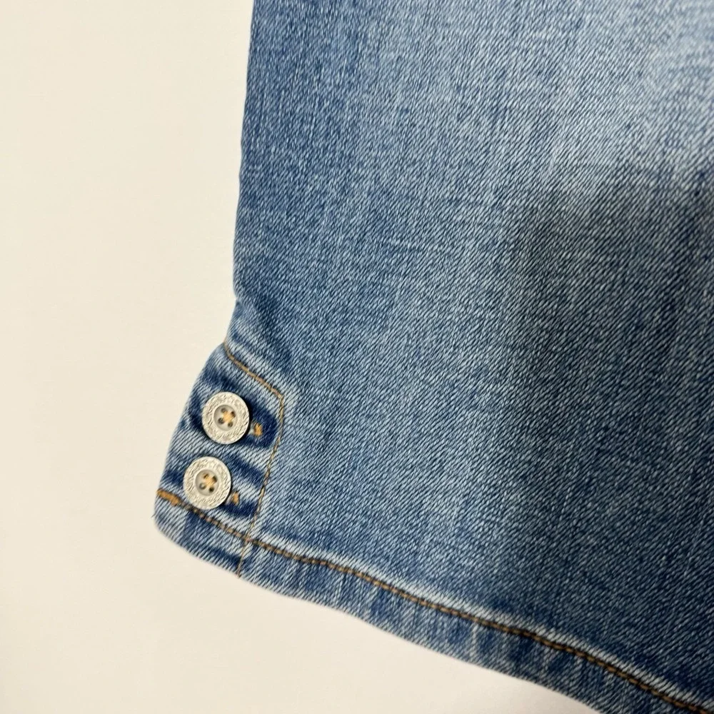 Levi's San Francisco 515 Capri Skimmers Sz 6 Embroidery Medium Wash Button Hems